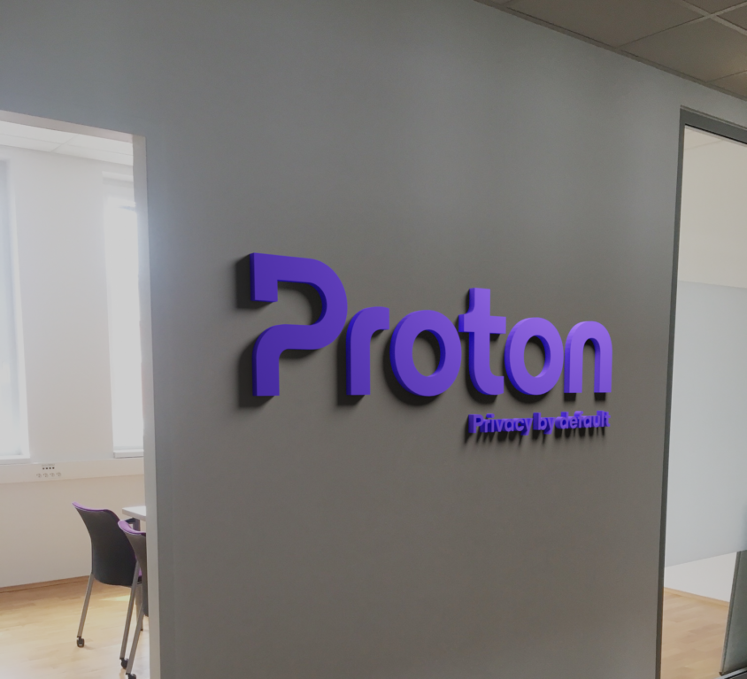 3D logo pro společnost Proton, Praha